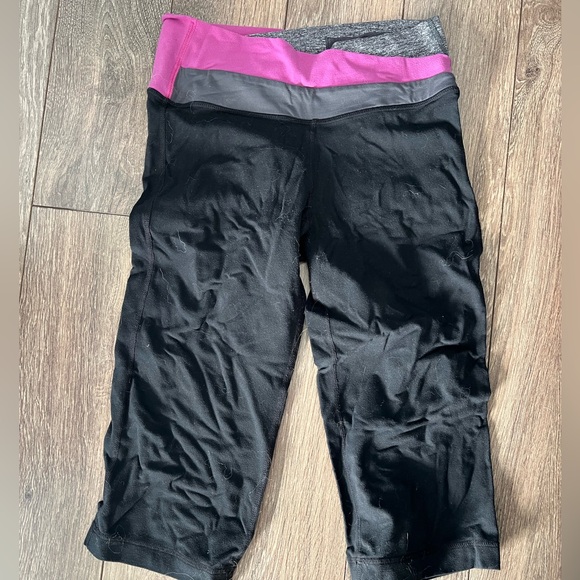 Lulu shorts size 4 - Picture 1 of 5